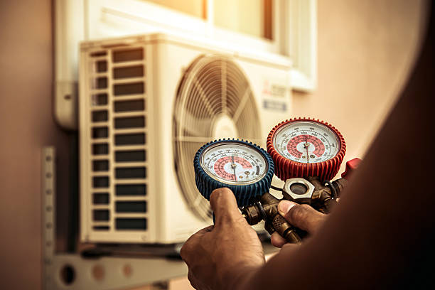 Professional Hvac technician working in Westmont, IL